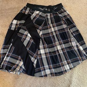 Simply Vera Wang pleated Skirt